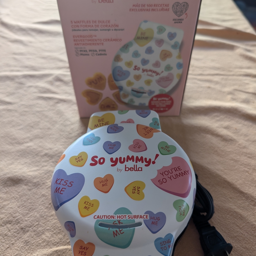So Yummy By Bella Mini Dunker Waffle Maker with Pastel Heart Accent